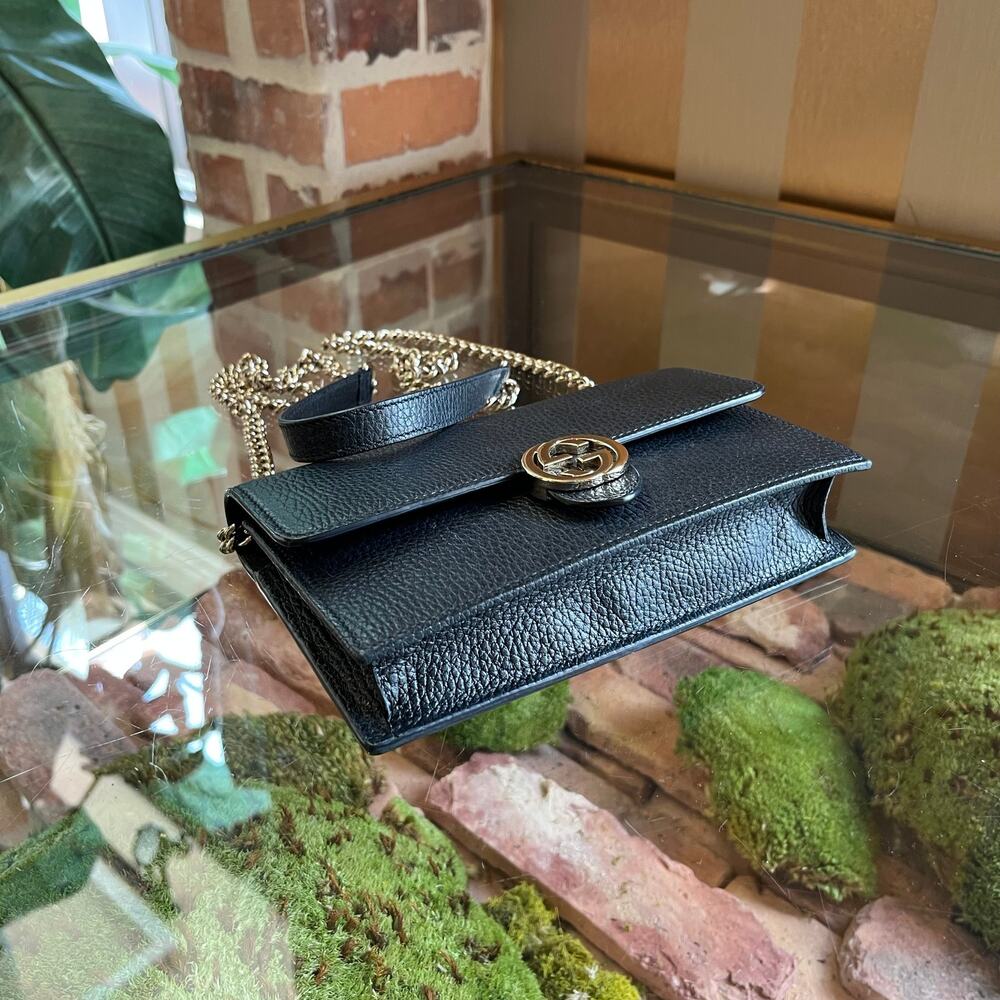 GUCCI Interlocking G Black Pebbled Leather Wallet on Chain - Picture 2 of 8